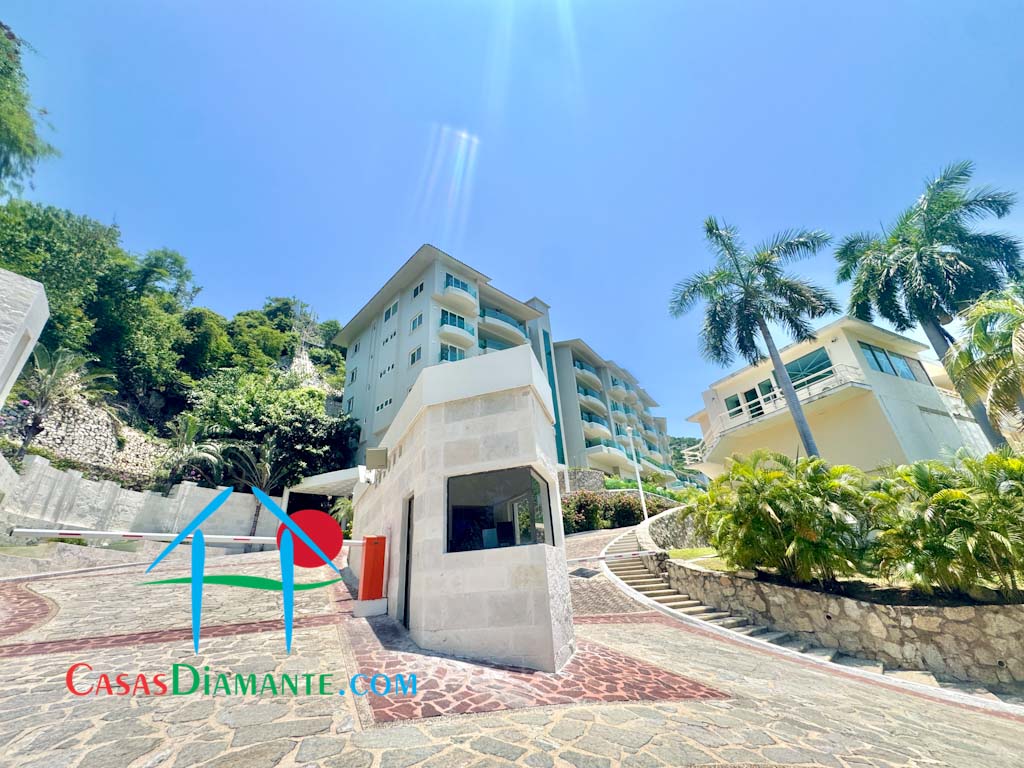 Torre Esmeralda 1 - Acceso 1