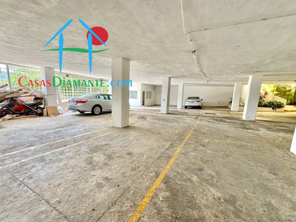 Villas Carey 72 - Estacionamiento 1