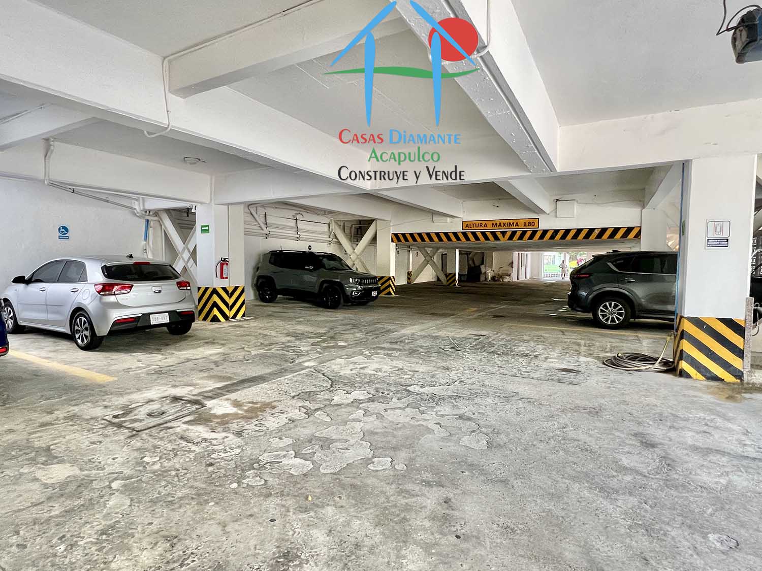 Carlson - Estacionamiento 1