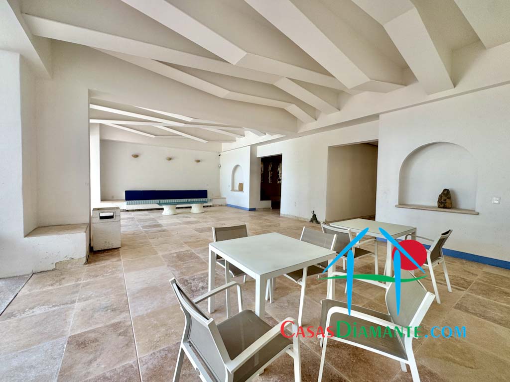 Antibes - Lobby 5