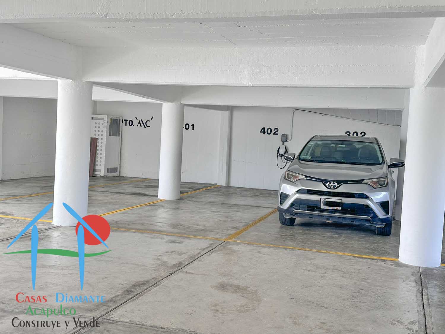 Condominio Carey 75 - Estacionamiento 1
