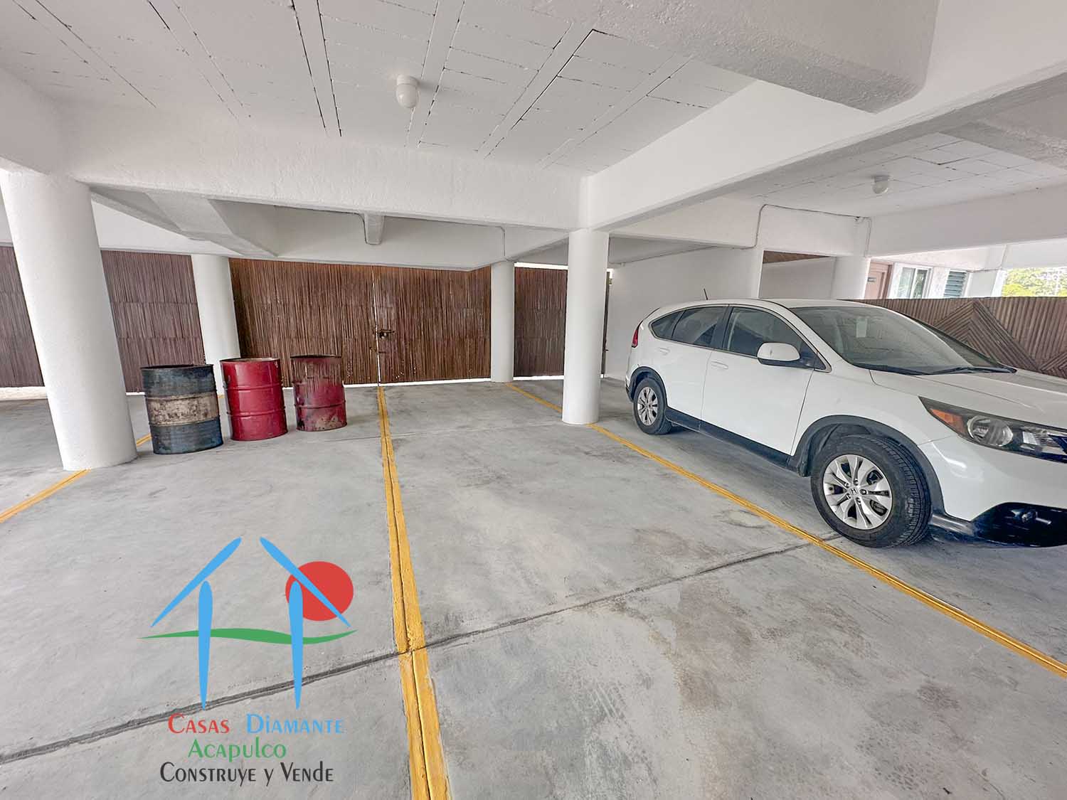 Condominio Carey 75 - Estacionamiento 3
