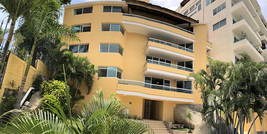 Cuatro Lunas - Fachada 1