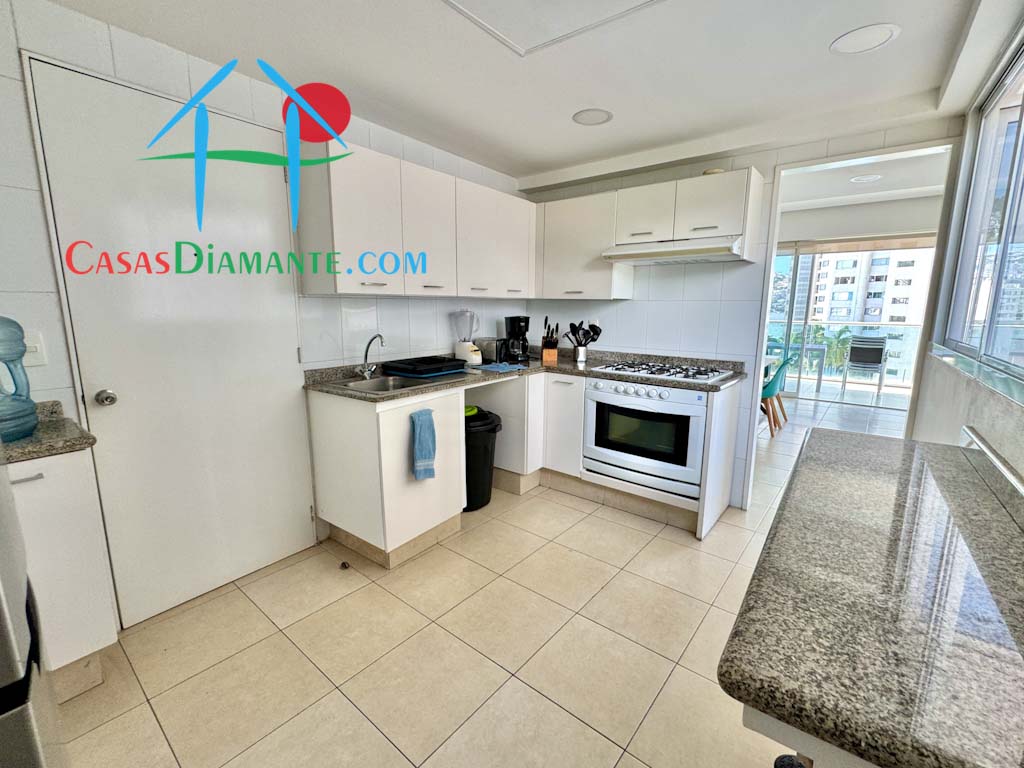 Acqualina Skylife Sur 501 - Cocina 3 Acqualina Skylife Sur 501 - Cocina 3