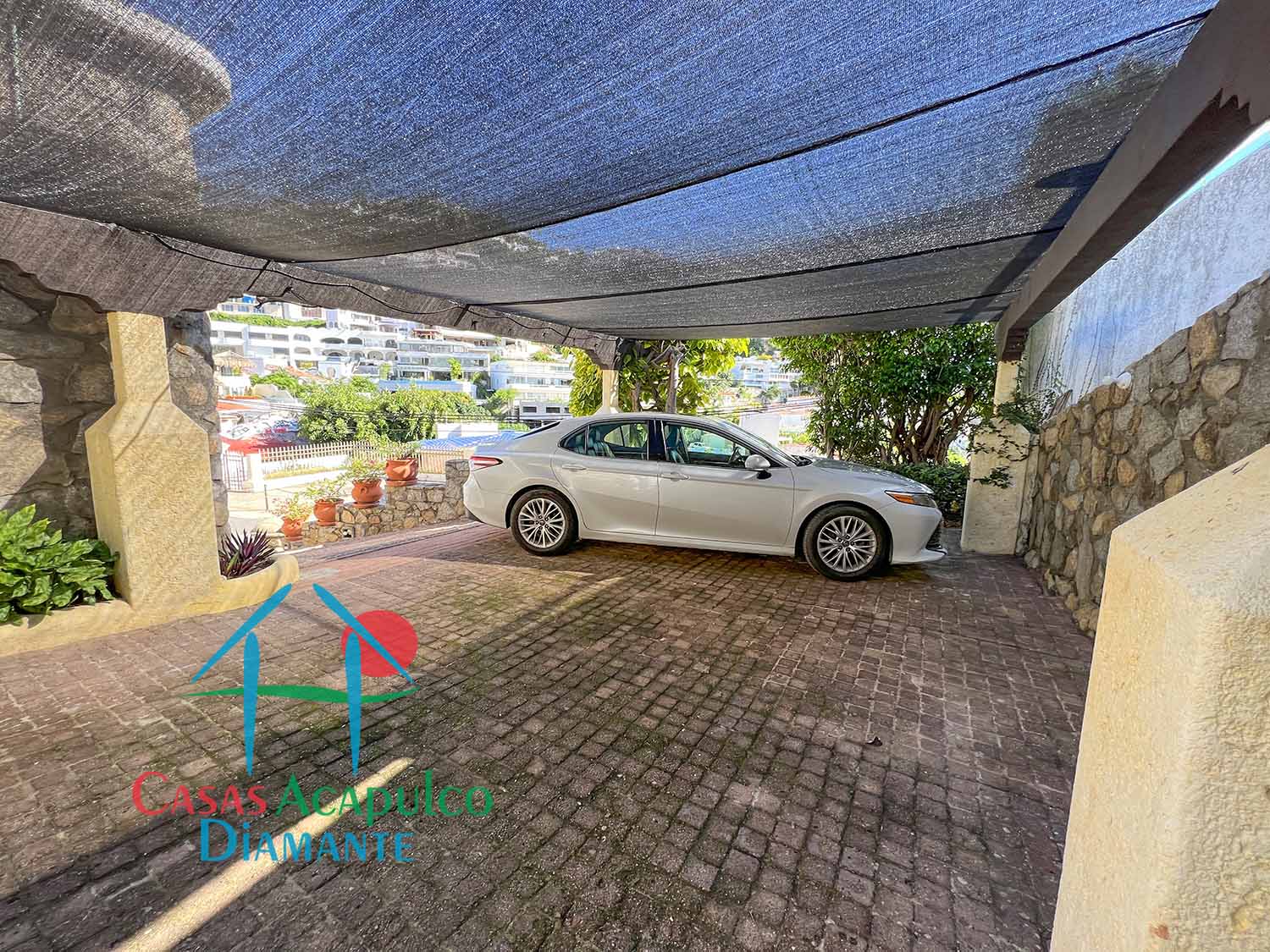 Villa Rosita - Estacionamiento 2