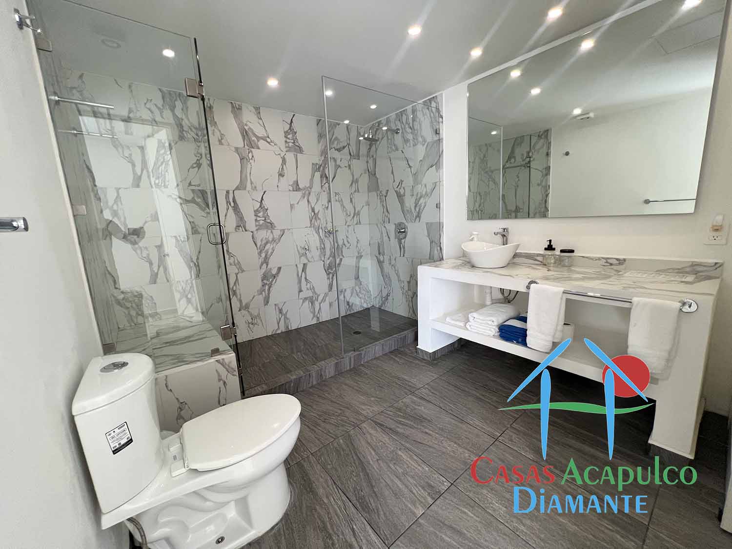Brisas Diamante suite 43 - Baño 1
