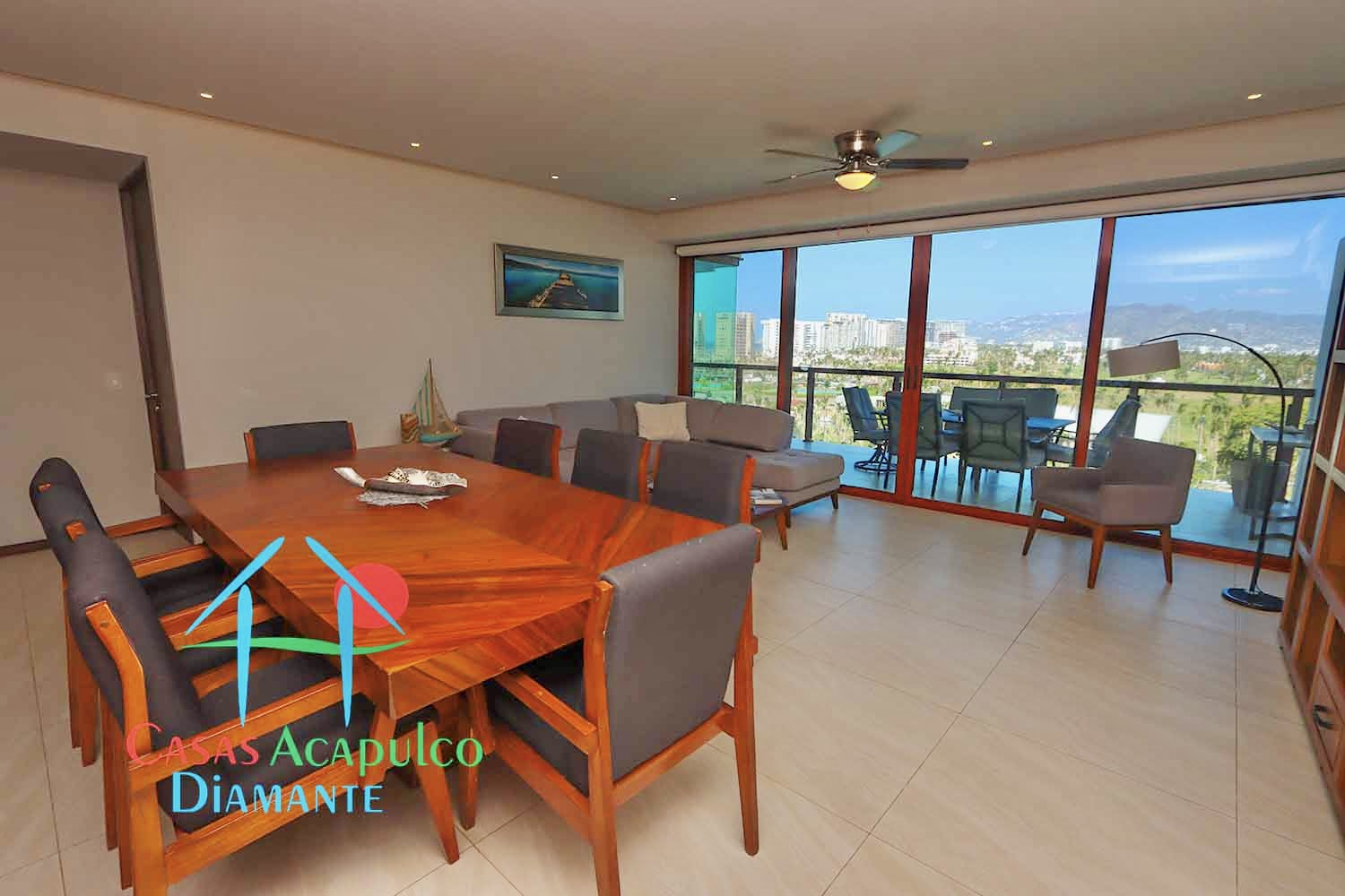 La Isla Emerald J8 La Isla Emerald J8