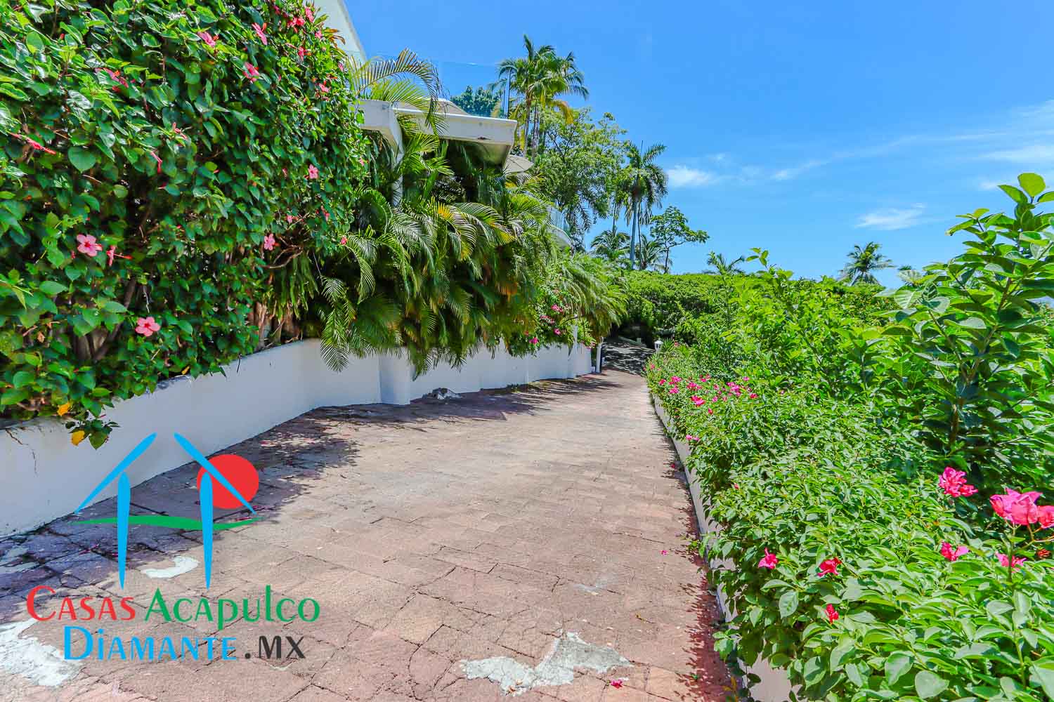 Villa Melgar - Estacionamiento 4