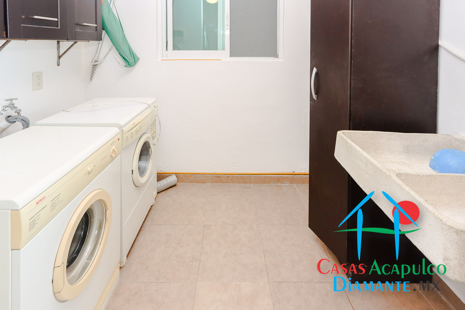 Lobayan 303 - Lavandería 1