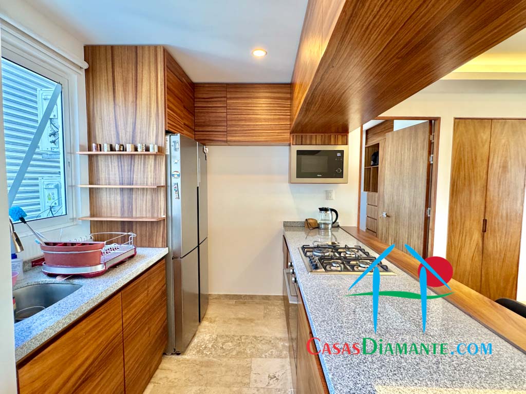Armando's Le Club B 2303 - Cocina 4