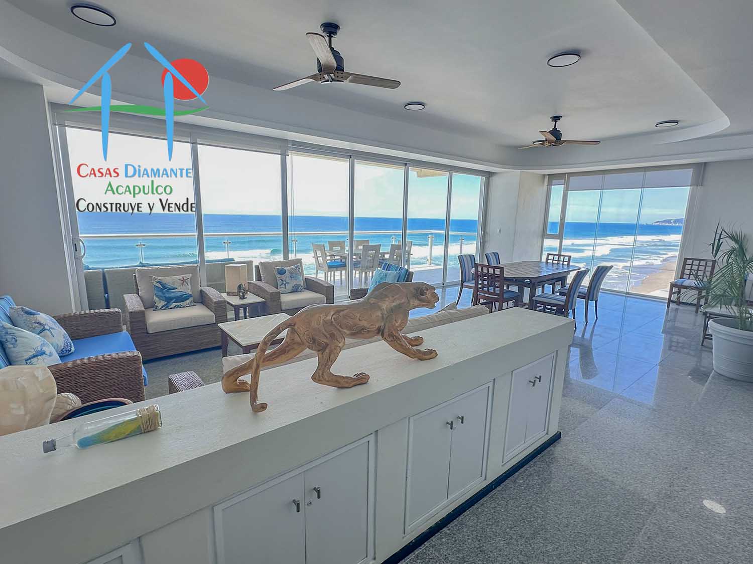 Ocean Front 801 - Estancia 1