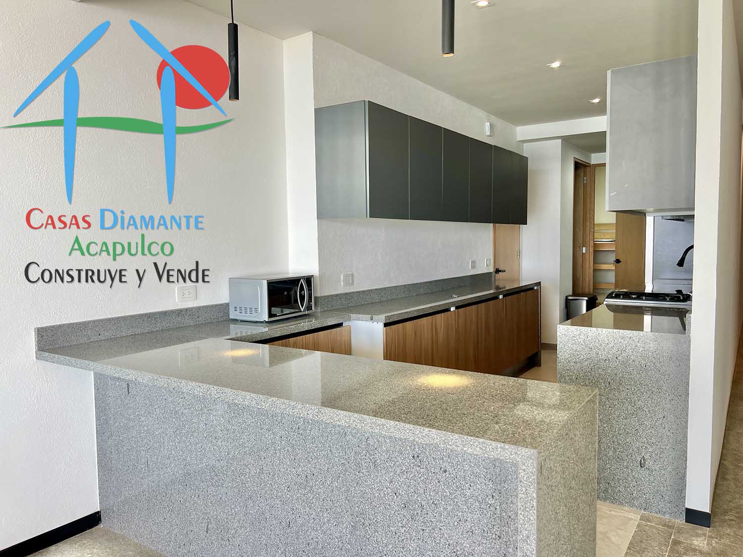 Ocean Front 603 - Cocina 2