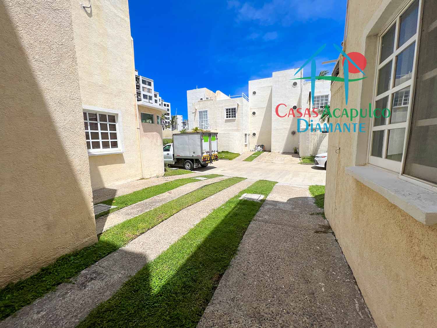 Puente del Mar Crystal 1 Casa 23 - Estacionamiento 3 Puente del Mar Crystal 1 Casa 23 - Estacionamiento 3