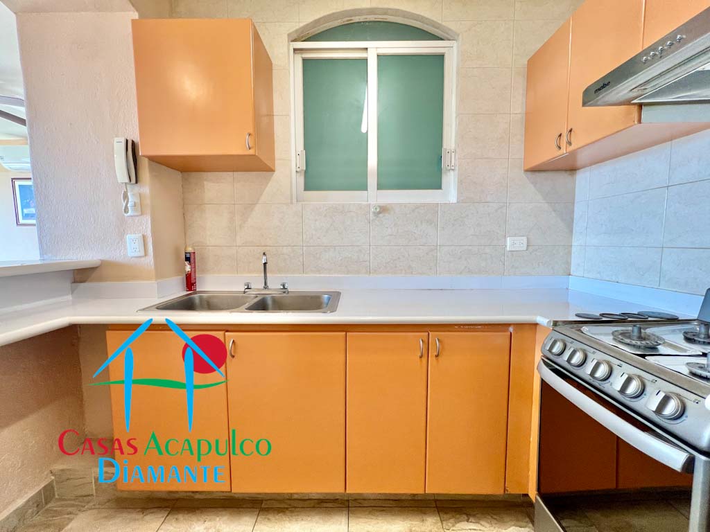 Regina 1 102 - Cocina 4