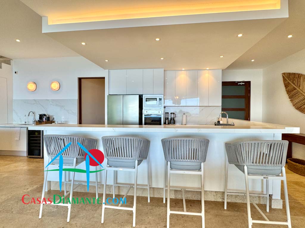 Ocean Front PH 906 - Cocina 1