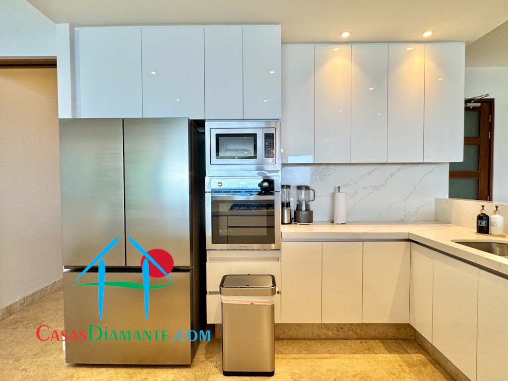 Ocean Front PH 906 - Cocina 6