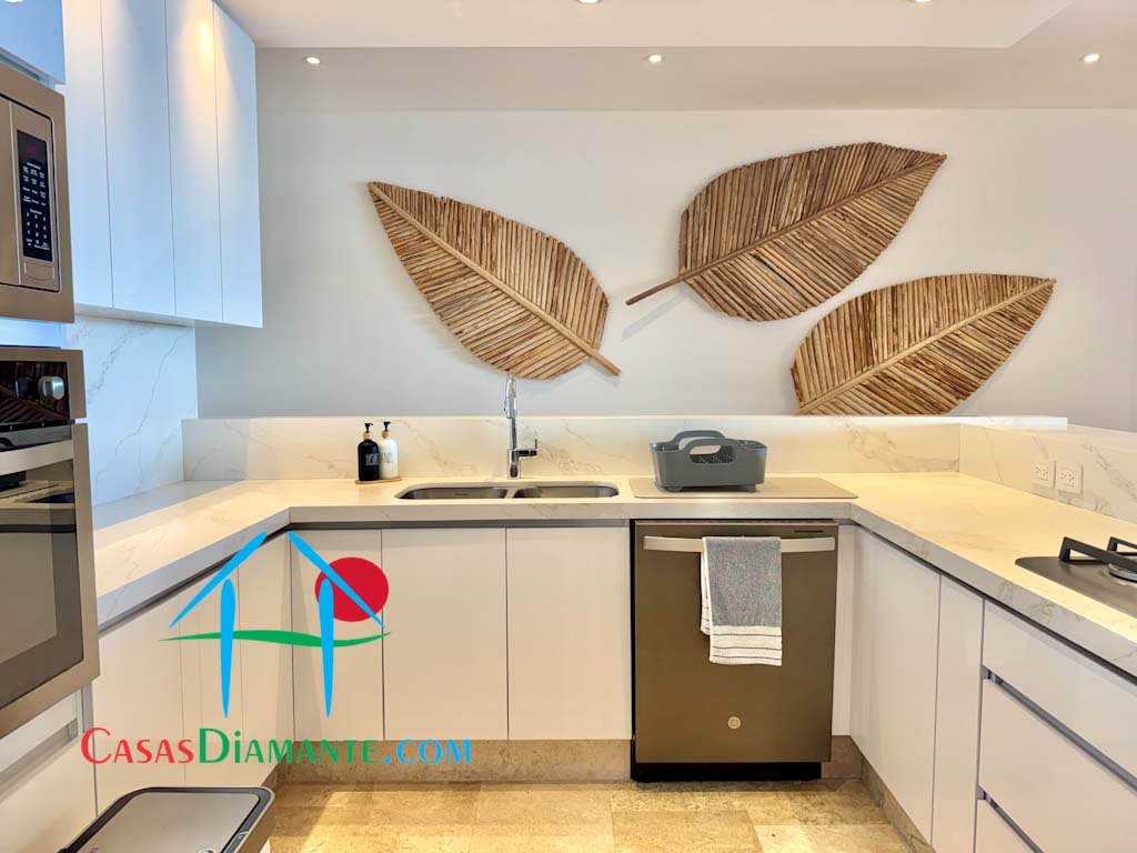 Ocean Front PH 906 - Cocina 7