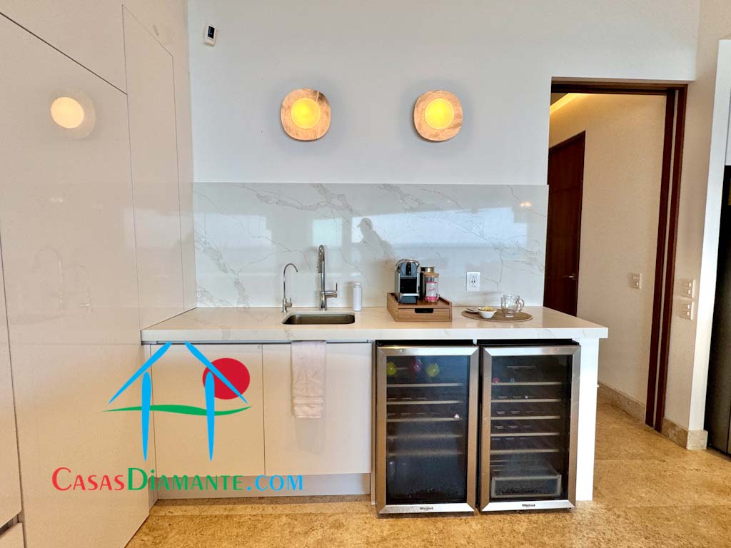 Ocean Front PH 906 - Estancia 15