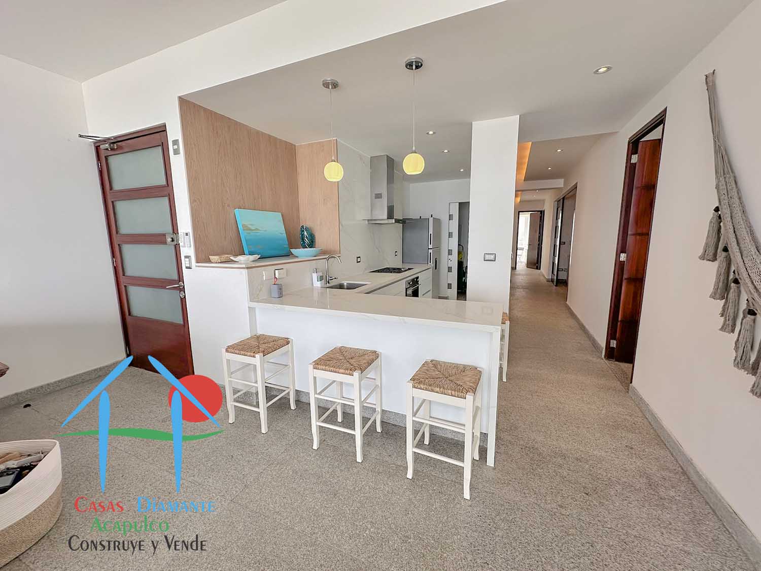 Ocean Front 705 - Cocina 1