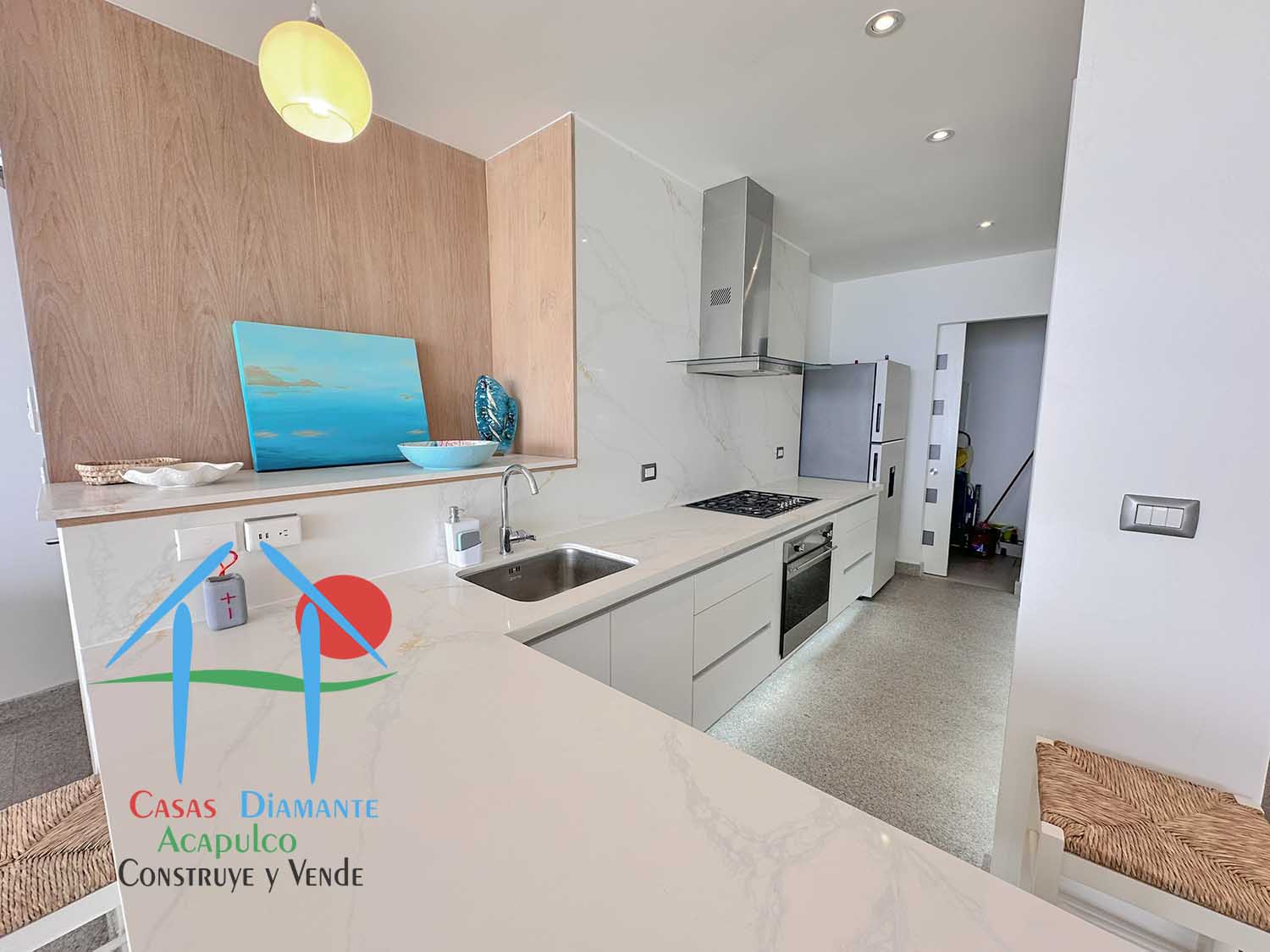 Ocean Front 705 - Cocina 2