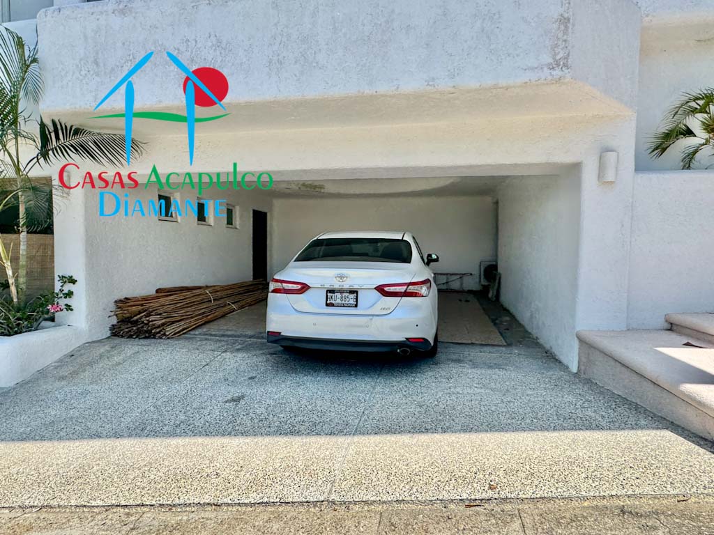 Villa Isabella - Estacionamiento 1