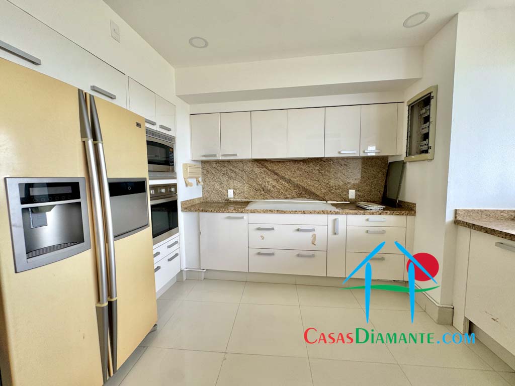 Playamar Tres Cantos T2 802 - Cocina 7
