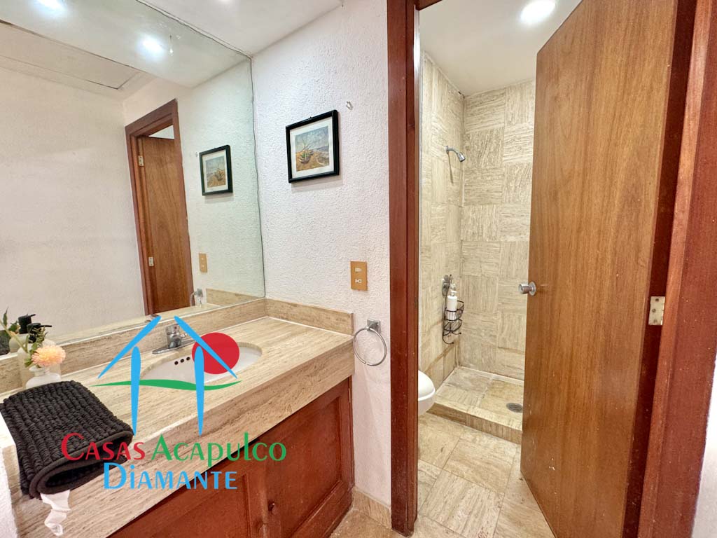 Kabah Mayan 805 - Baño 1