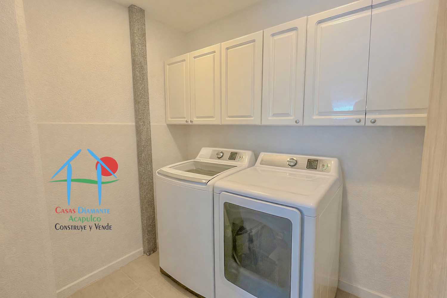 Oasis 1101 - Lavandería 1