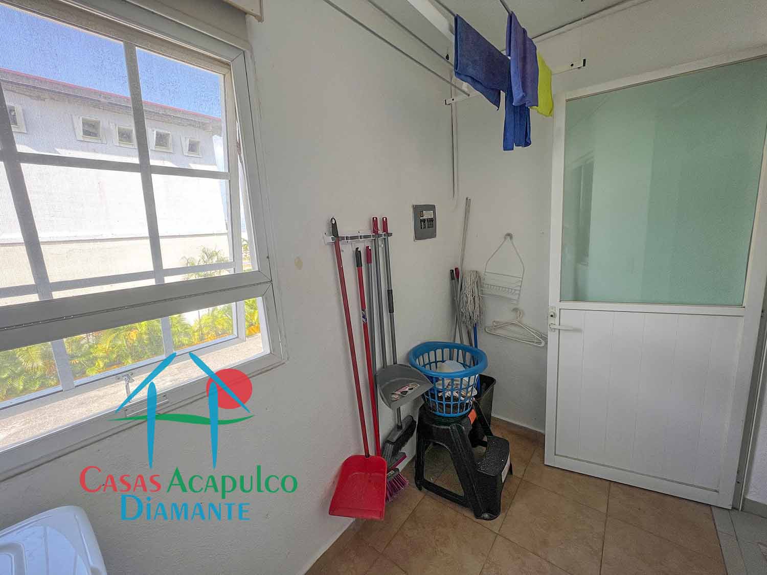 Diamante Lakes Rubí 218 - Lavandería 2