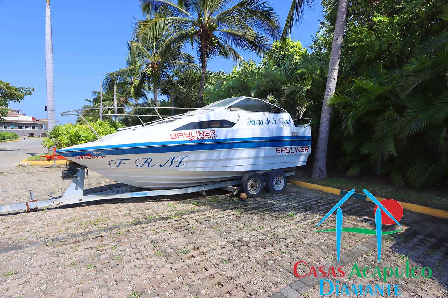 La Isla Bali 803 - Lancha 1