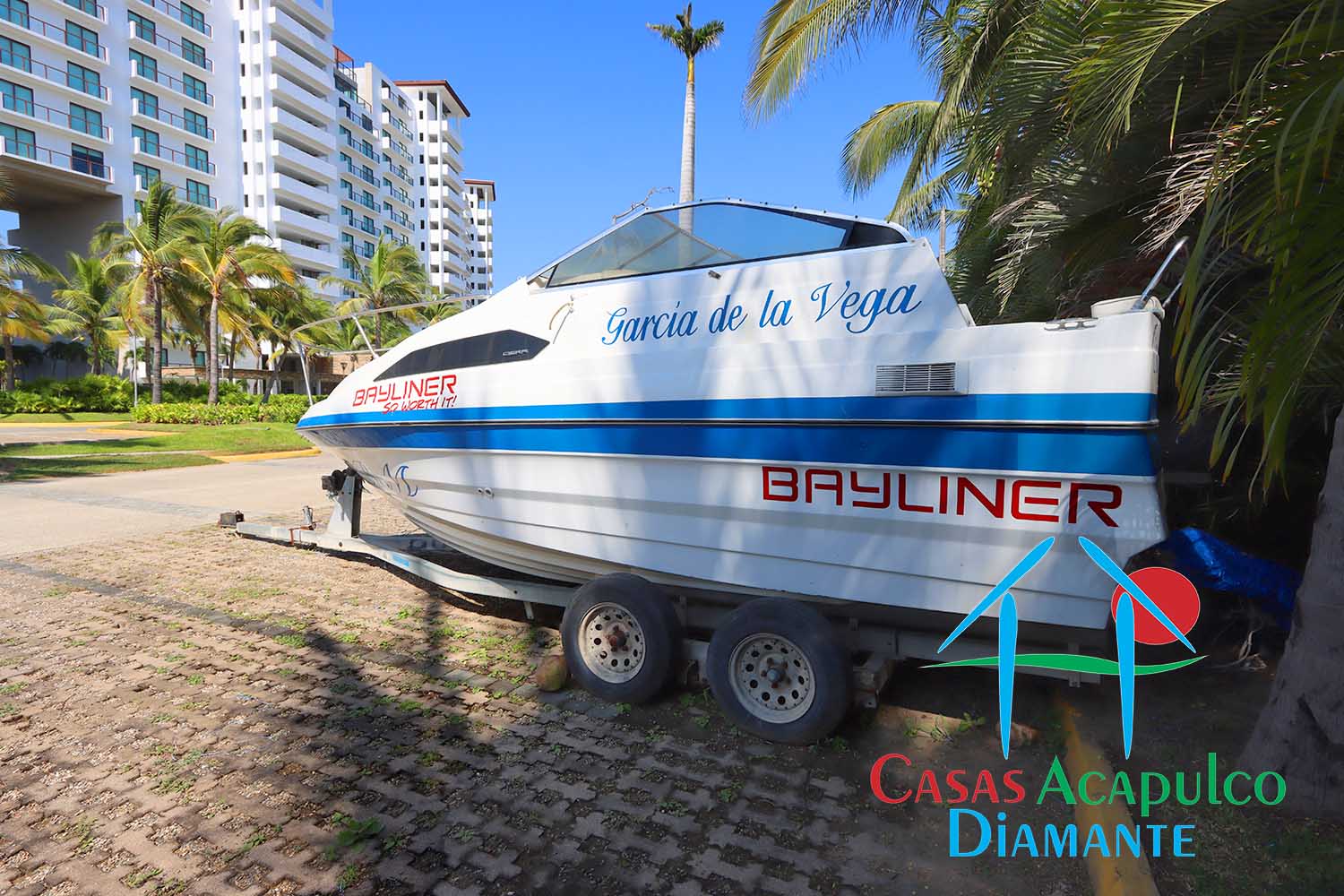 La Isla Bali 803 - Lancha 2