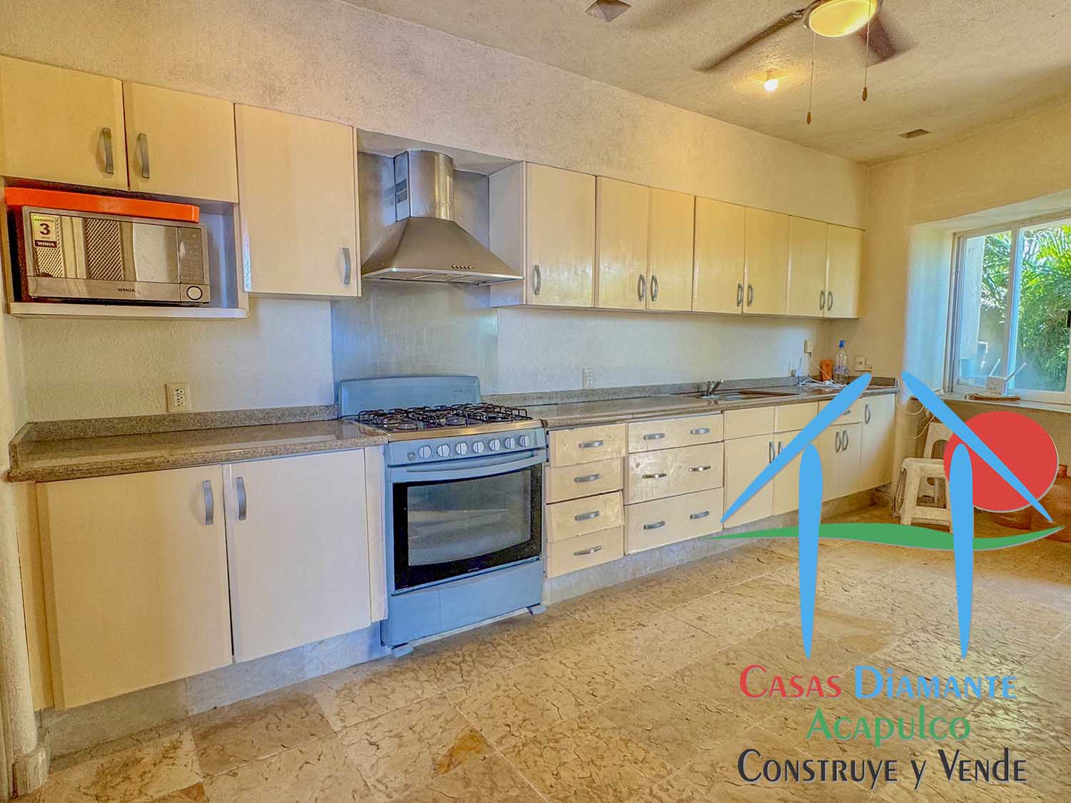 Cascada 8 - Cocina 1