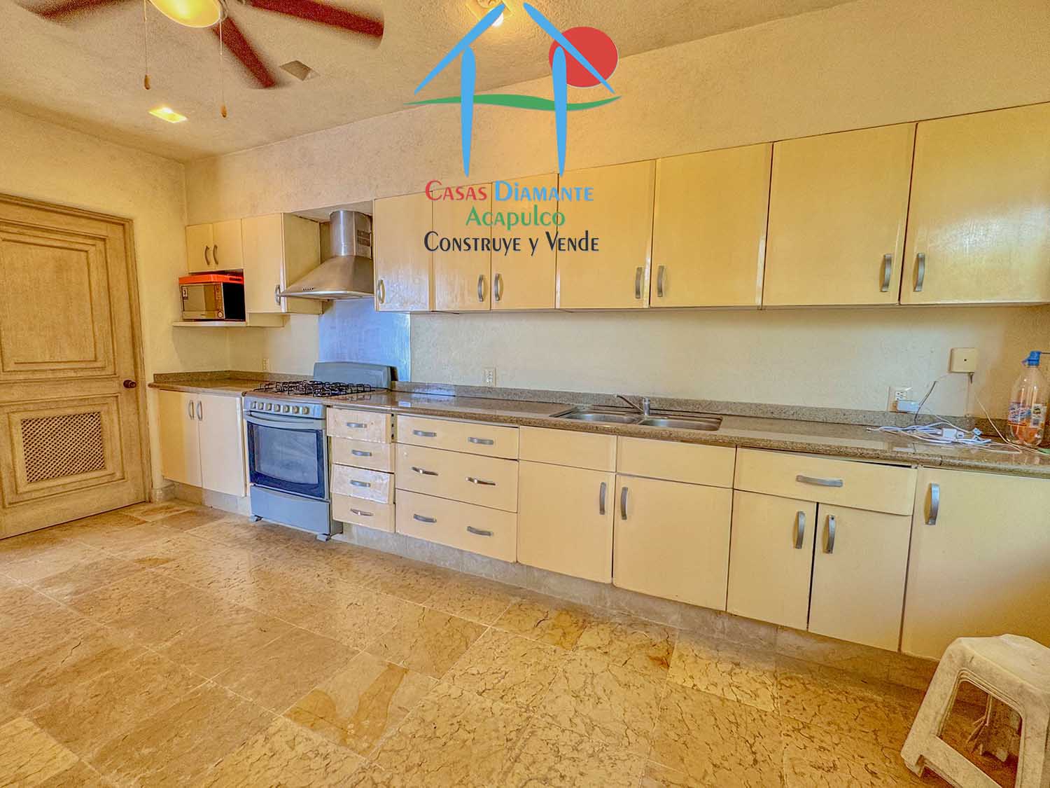 Cascada 8 - Cocina 4