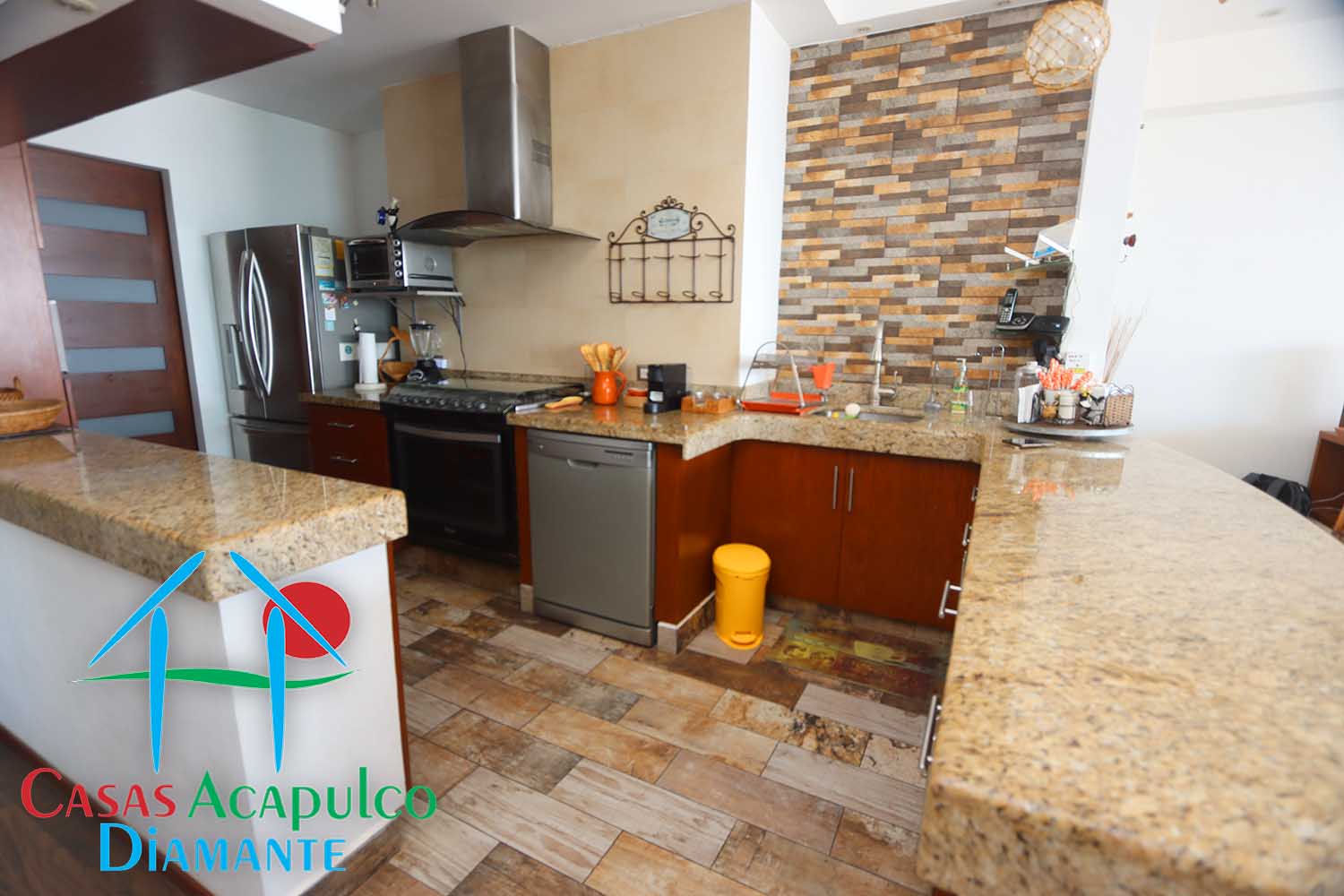 Ocean Front 201 - Cocina 3