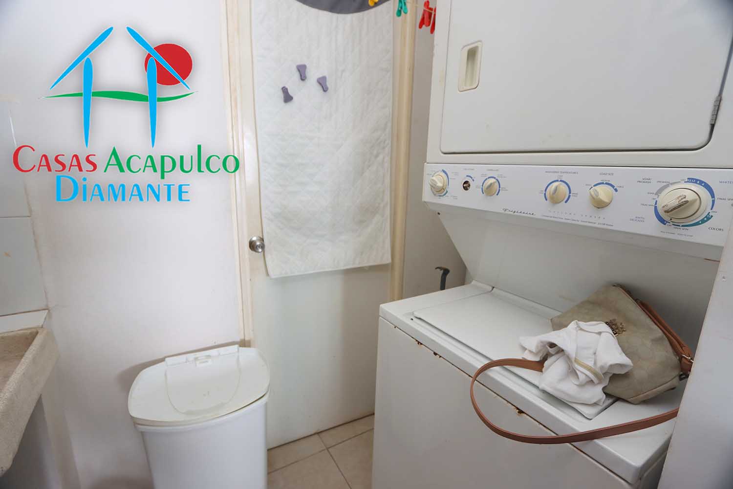 Ocean Front 201 - Lavandería 1