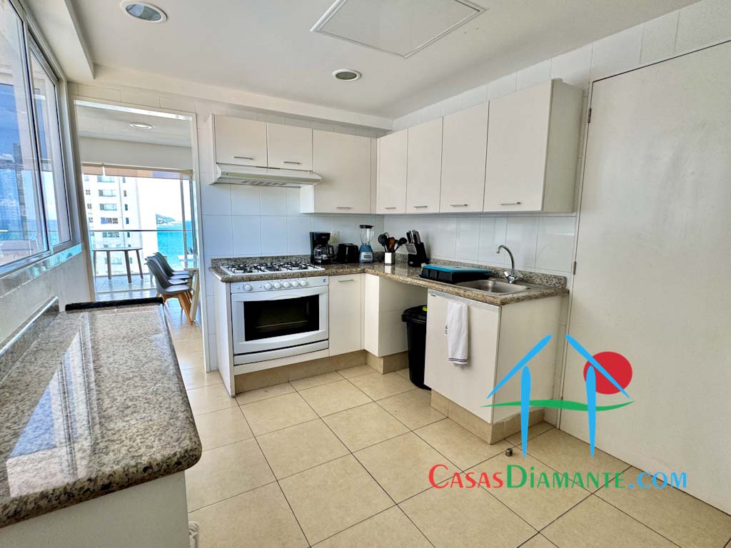 Acqualina Skylife Norte 1102 - Cocina 2