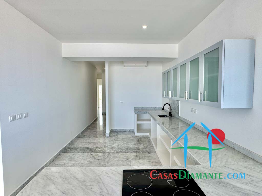 Ocean Front 202 - Cocina 4
