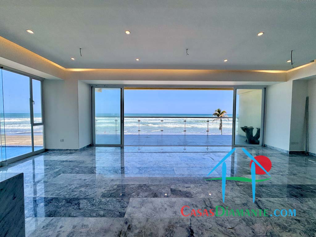 Ocean Front 202 - Estancia 1