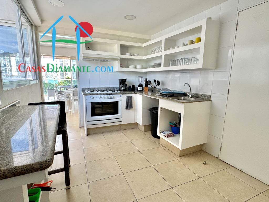 Acqualina Skylife Sur 402 - Cocina 3 Acqualina Skylife Sur 402 - Cocina 3