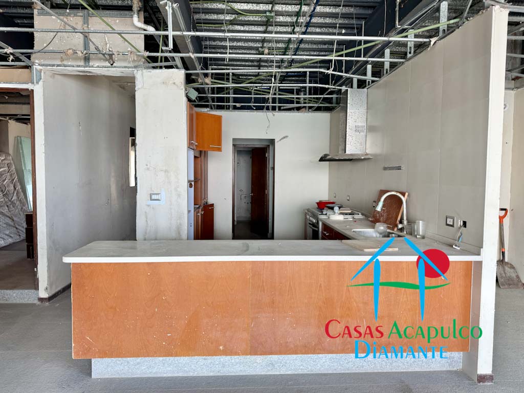 Ocean Front 604 - Cocina 1