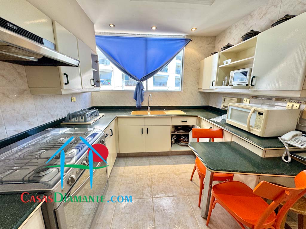 La Perla PH 1702 - Cocina 2