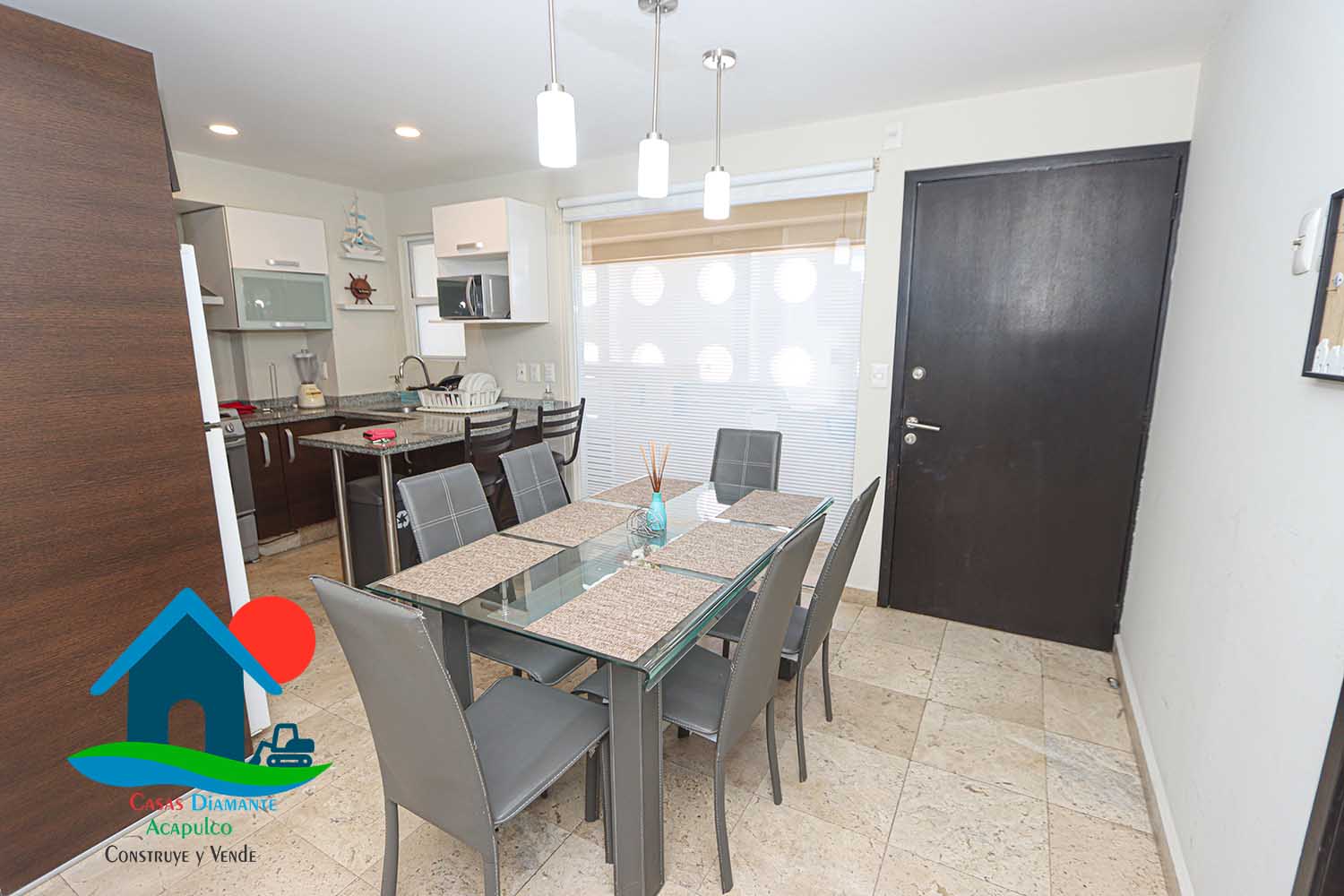 Puerta Diamante 304 - Comedor 1